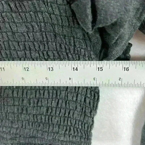 Zara Crop Shirred Elastic Top Size Medium Gray Long Sleeves Ruffled Caps - Picture 10 of 11